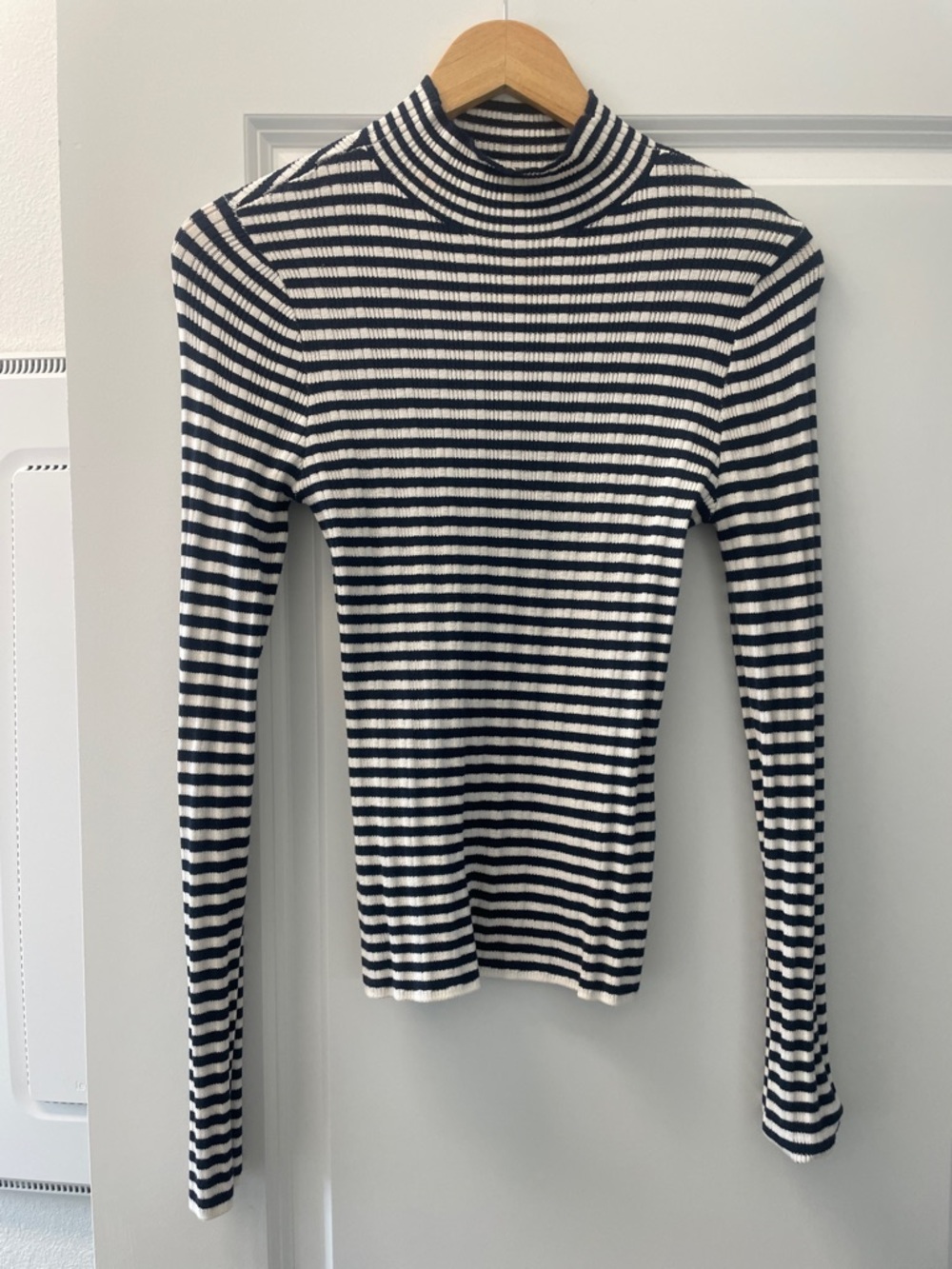Abercrombie & Fitch Black and White Striped Ribbed Long Sleeve Tee